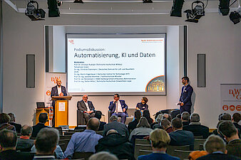 Plenum vom Tag der Verkehrswissenschaft im Potsdam Museum