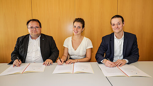 Unterzeichnung Passauer Erklärung (S. Belz, R. Ramdohr, T. Fromm)